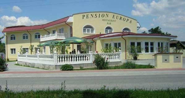PENZION EUROPA Diakovce Exteriér fotografie
