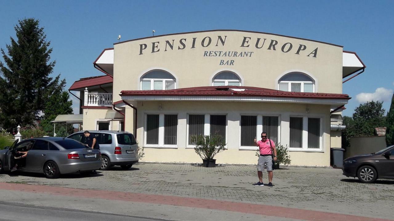 PENZION EUROPA Diakovce Exteriér fotografie